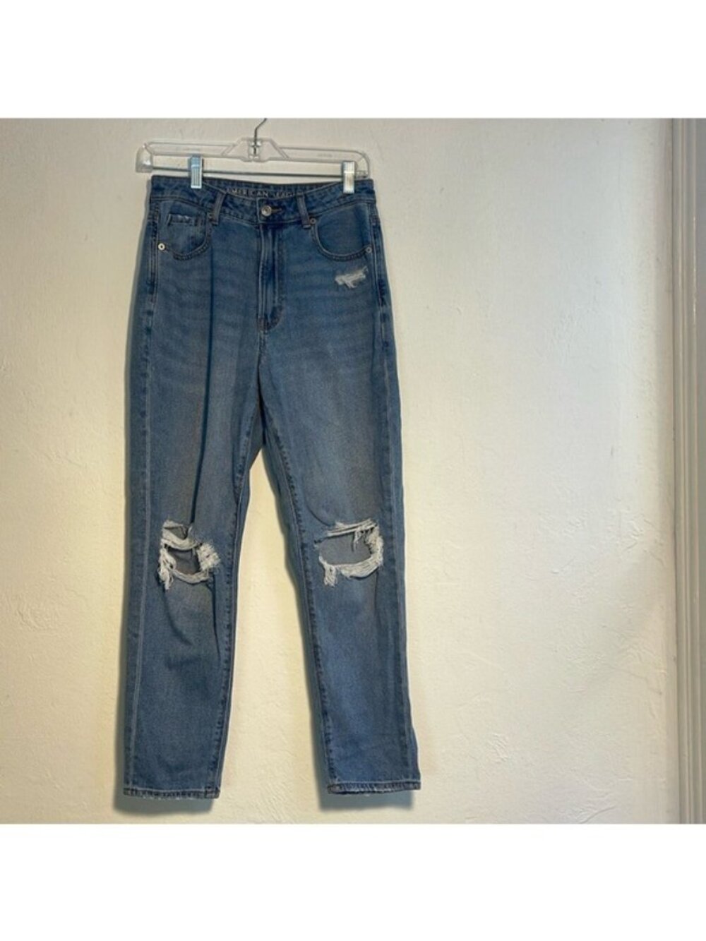 American Eagle Mom Jeans Distressed Ripped Women’s Size 6 Regular Standard